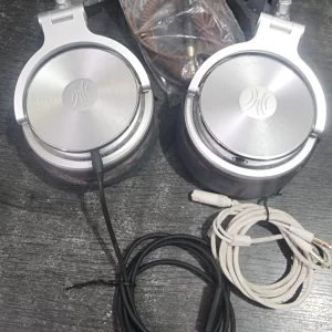 audífonos con cable usados y varios accesorios jack 3.5 micrófono y audio