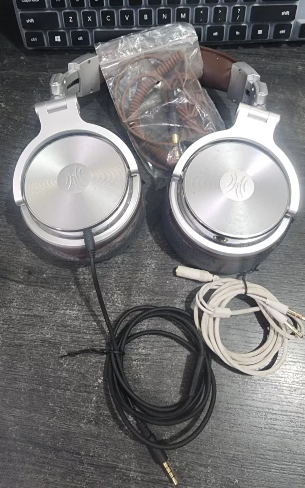 audífonos con cable usados y varios accesorios jack 3.5 micrófono y audio